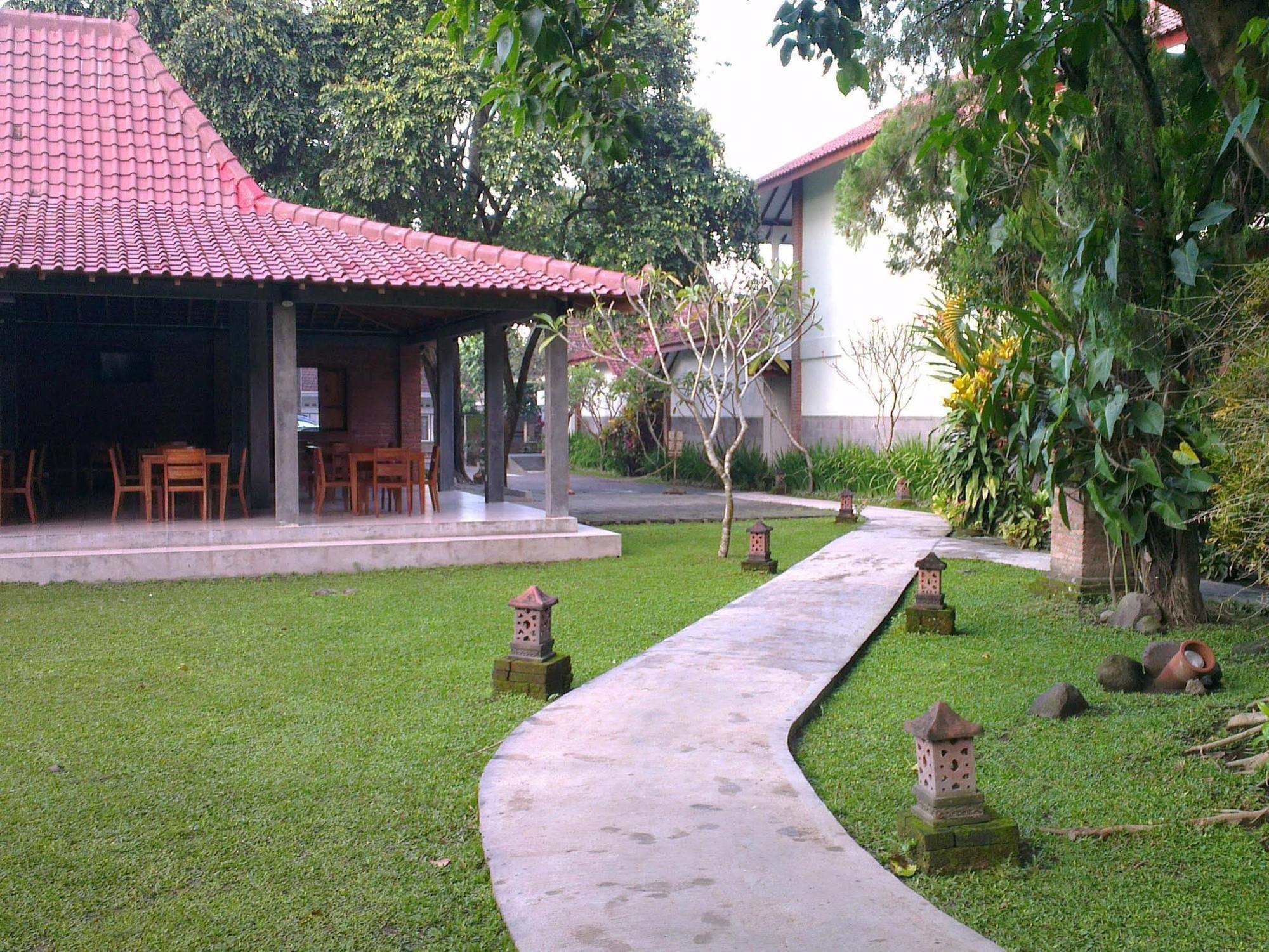 Puri Pangeran Hotel Yogyakarta Esterno foto